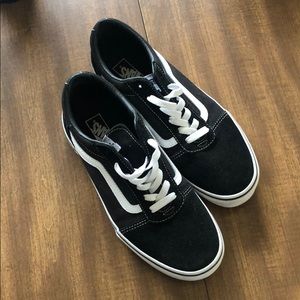 Women’s black vans